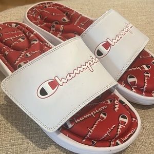 Champion mens slides size 11, can’t use too small for son
